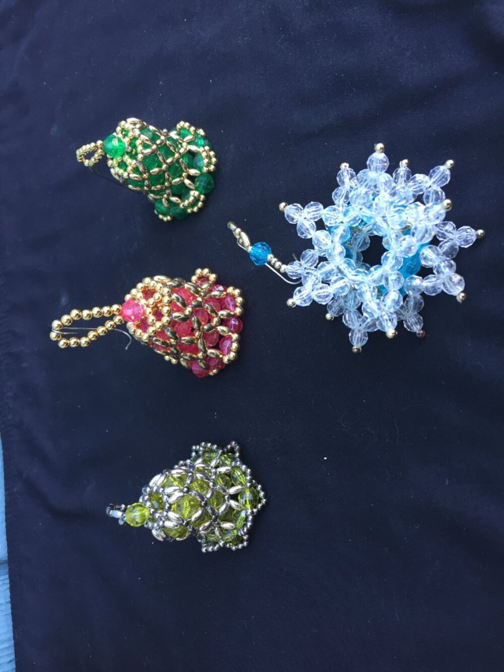 4 BEADED HANDMADE ORNAMENTS 3 X BELLS, 1 X STAR DARLING KITSCHY
